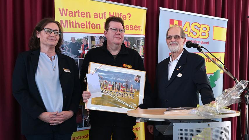 Nach 19 Jahren ehrenamtlicher Tätigkeit als Leiter der SEG übergab Michael Mohr das Amt in jüngere Hände.