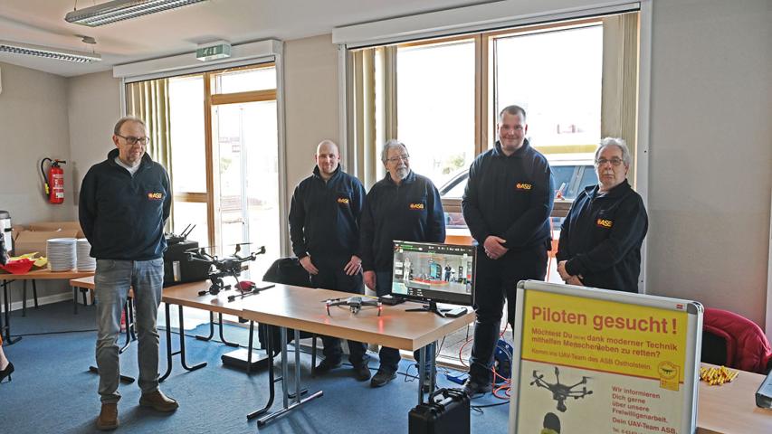 Am Rande der Versammlung konnten sich die Gäste über die Aufgabe der Drohnengruppe informieren.